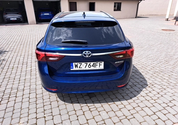 Toyota Avensis cena 57000 przebieg: 153982, rok produkcji 2017 z Chorzów małe 301